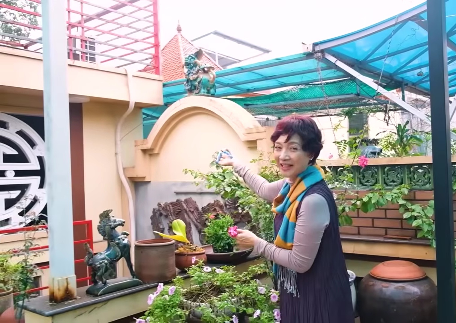 Nữ NSND từng là phó giám đốc, tuổi 62 tận hưởng "thiên đường" tại biệt thự phố cổ Hà Nội- Ảnh 5. Nữ NSND từng là phó giám đốc, tuổi 62 tận hưởng "thiên đường" tại biệt thự phố cổ Hà Nội- Ảnh 5.