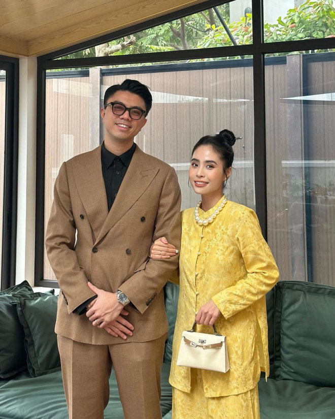 Ca nương Kiều Anh phản ứng ra sao về bức ảnh xuất hiện cùng doanh nhân vừa bị bắt vì liên quan đường dây rửa tiền hàng nghìn tỷ đồng?- Ảnh 3. Ca nương Kiều Anh phản ứng ra sao về bức ảnh xuất hiện cùng doanh nhân vừa bị bắt vì liên quan đường dây rửa tiền hàng nghìn tỷ đồng?- Ảnh 3.
