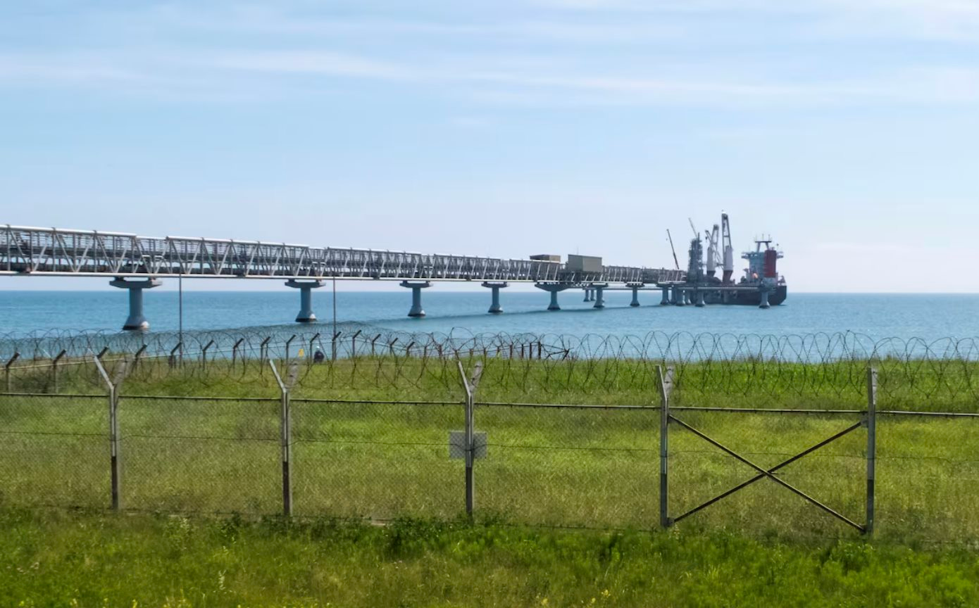 Nga và Mỹ có động thái không ngờ: Moscow mở đường cho phương Tây quay lại dự án có công suất hơn 40 triệu tấn LNG và 250.000 thùng dầu/ngày, Washington ngỏ lời mua công nghệ độc quyền- Ảnh 1. Nga và Mỹ có động thái không ngờ: Moscow mở đường cho phương Tây quay lại dự án có công suất hơn 40 triệu tấn LNG và 250.000 thùng dầu/ngày, Washington ngỏ lời mua công nghệ độc quyền- Ảnh 1.
