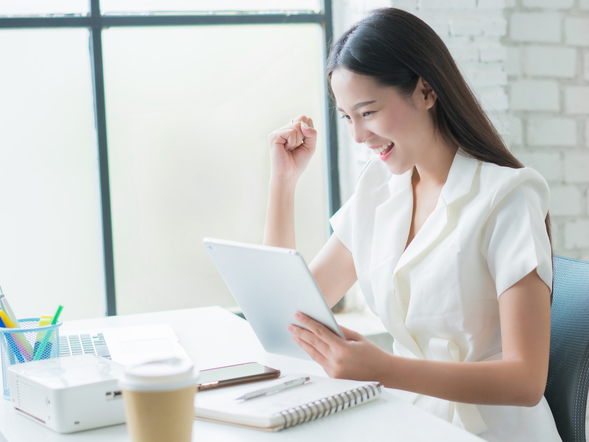 5 khác biệt khi trả lời tin nhắn của phụ nữ EQ cao và EQ thấp: “vũ khí thầm lặng” nơi công sở- Ảnh 2.