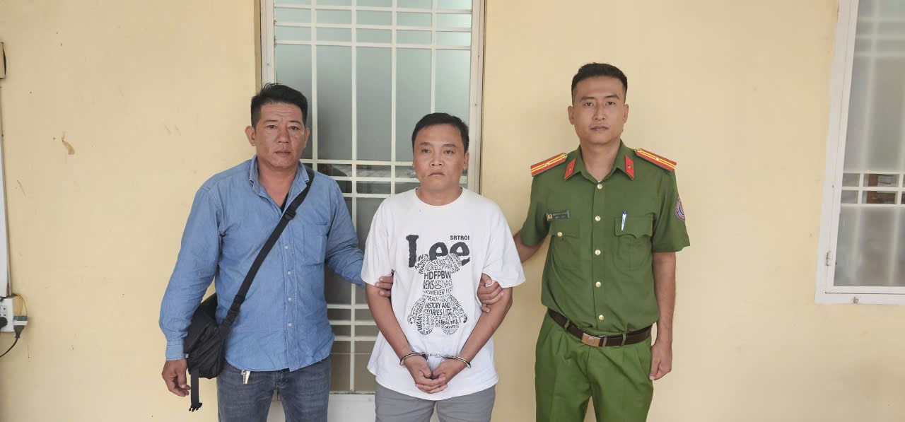 Bắt đối tượng truy nã Hoàng Duy Phương- Ảnh 1. Bắt đối tượng truy nã Hoàng Duy Phương- Ảnh 1.