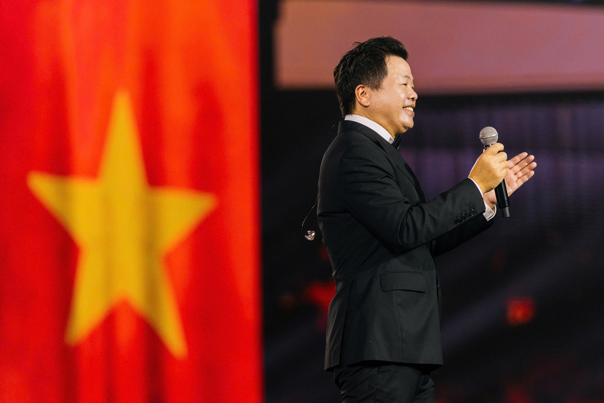 NSƯT Đăng Dương: 30 năm và hành trình kiên trì phụng sự, lan tỏa tình yêu nước qua âm nhạc- Ảnh 5.