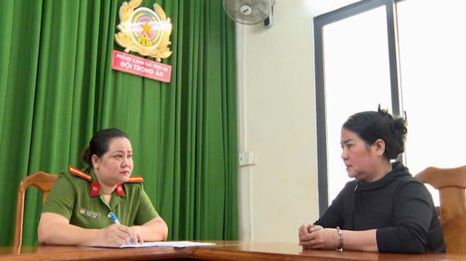 Khám xét nơi ở của Lâm Thị Thu Em và con trai- Ảnh 3. Khám xét nơi ở của Lâm Thị Thu Em và con trai- Ảnh 3.