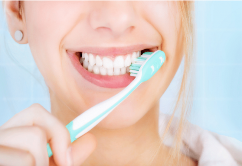 Nên đánh răng trước hay sau bữa sáng? Nha sĩ có câu trả lời khiến nhiều người phải thay đổi thói quen lâu nay- Ảnh 2. Nên đánh răng trước hay sau bữa sáng? Nha sĩ có câu trả lời khiến nhiều người phải thay đổi thói quen lâu nay- Ảnh 2.