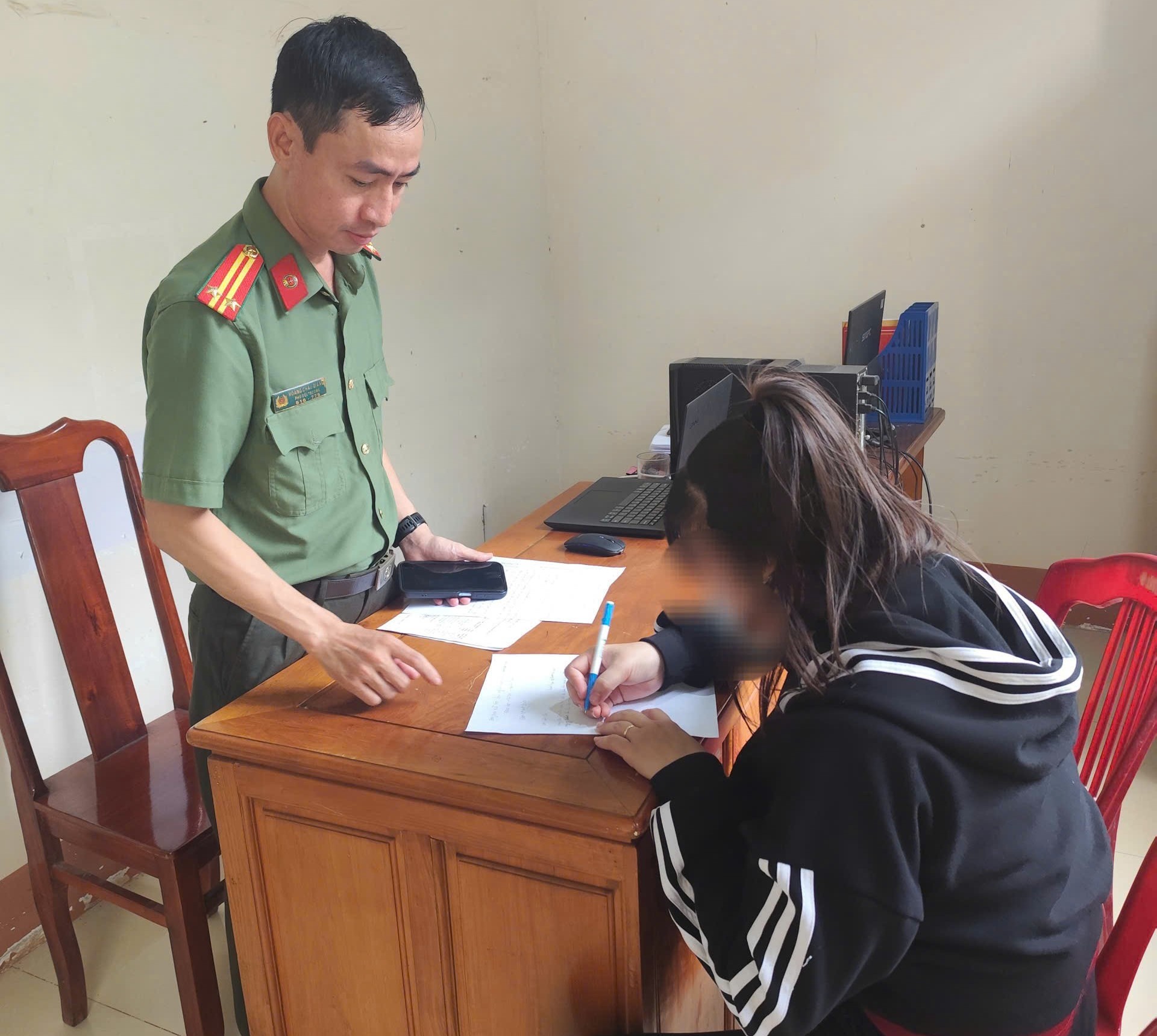 Giá vàng liên tiếp lập đỉnh: Công an cảnh báo thủ đoạn lừa đảo mới, chưa từng xuất hiện- Ảnh 1. Giá vàng liên tiếp lập đỉnh: Công an cảnh báo thủ đoạn lừa đảo mới, chưa từng xuất hiện- Ảnh 1.