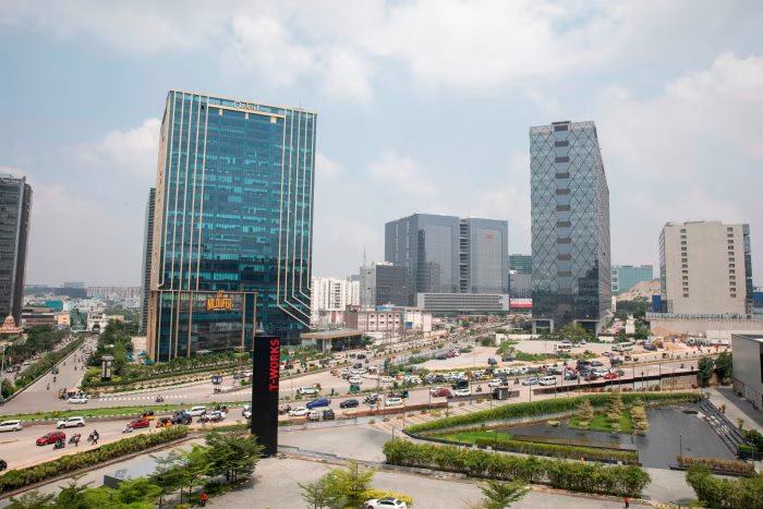 Nghịch lý tại 'thung lũng Silicon của châu Á': Hơn 1 triệu nhân viên Google, Microsoft, Goldman Sachs... không được sử dụng nước máy, đi làm quãng đường 14,5 km hết 4 giờ- Ảnh 1. Nghịch lý tại 'thung lũng Silicon của châu Á': Hơn 1 triệu nhân viên Google, Microsoft, Goldman Sachs... không được sử dụng nước máy, đi làm quãng đường 14,5 km hết 4 giờ- Ảnh 1.