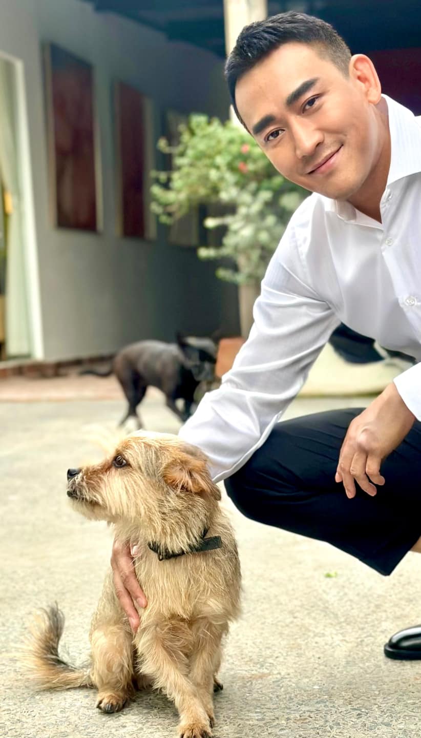 Thiếu tá quân y trong "Mưa đỏ": Nam thần đình đám showbiz Việt U50 chưa lấy vợ vì lý do đặc biệt- Ảnh 4. Thiếu tá quân y trong "Mưa đỏ": Nam thần đình đám showbiz Việt U50 chưa lấy vợ vì lý do đặc biệt- Ảnh 4.