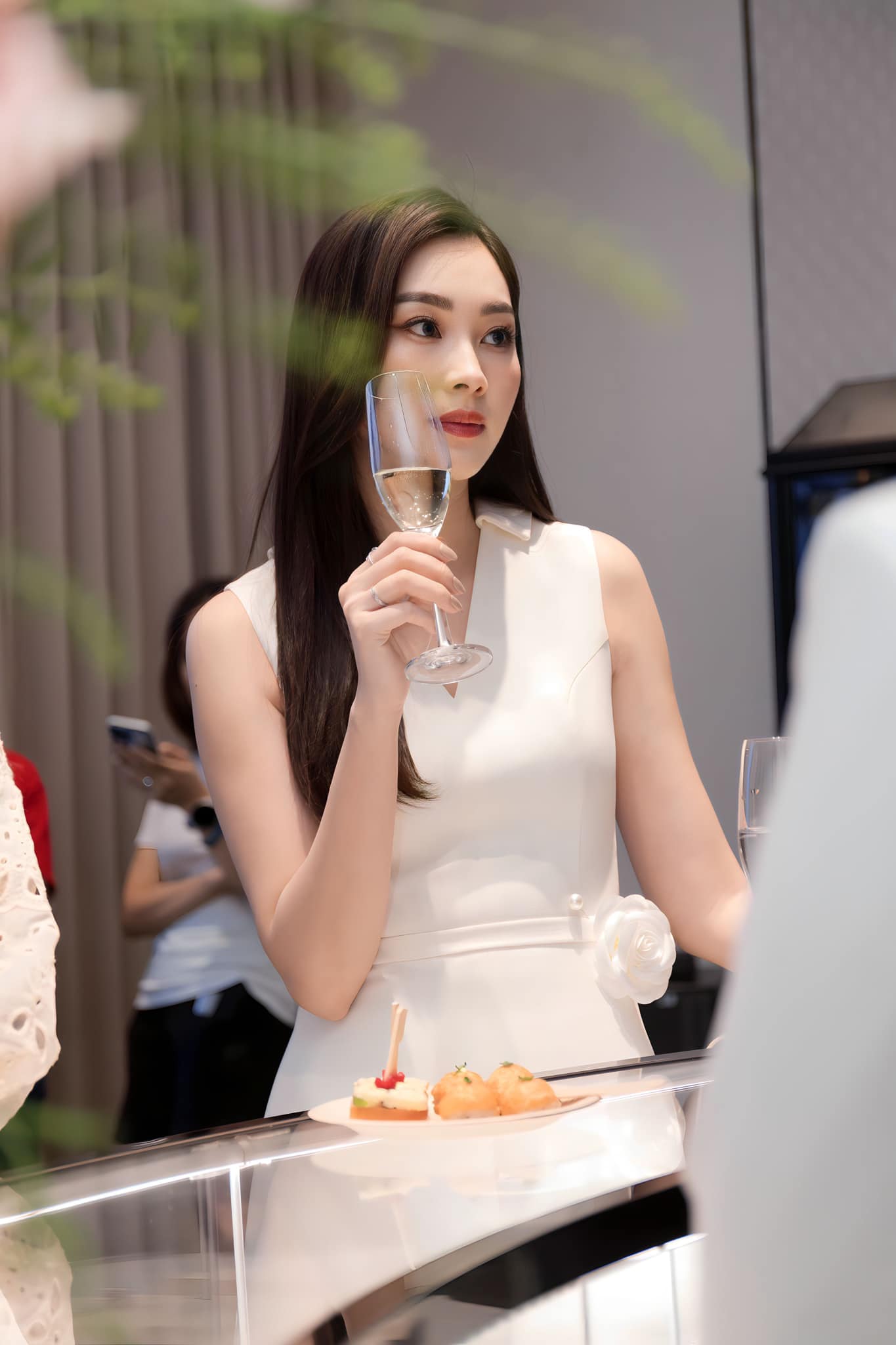 Cách dùng túi hiệu chọn lọc của dâu hào môn kiêm 