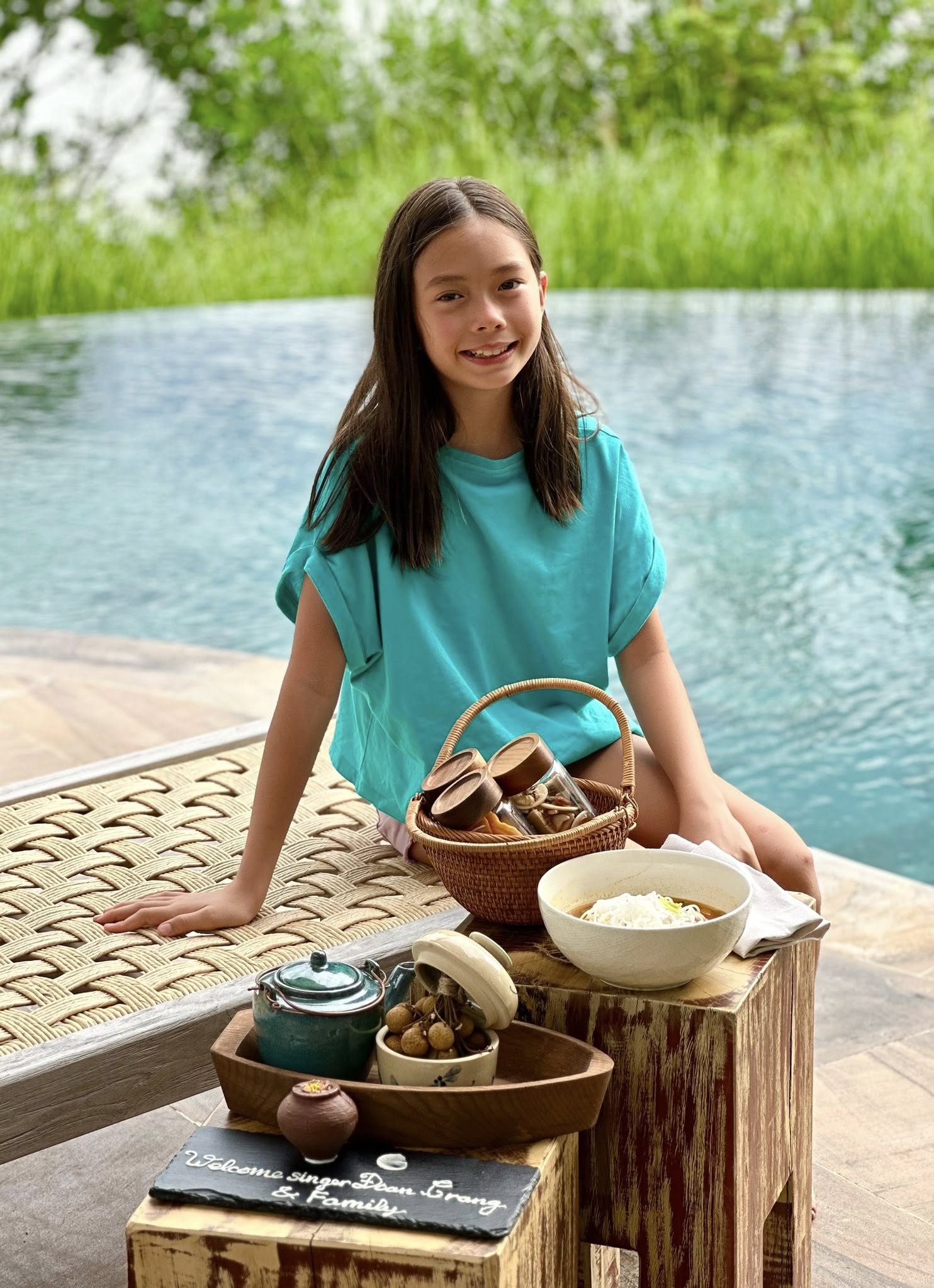 Con gái của nữ ca sĩ nổi tiếng: Là con lai Việt Nam - Thuỵ Điển, thông thạo 3 ngôn ngữ, được mẹ dạy cực khéo- Ảnh 9. Con gái của nữ ca sĩ nổi tiếng: Là con lai Việt Nam - Thuỵ Điển, thông thạo 3 ngôn ngữ, được mẹ dạy cực khéo- Ảnh 9.