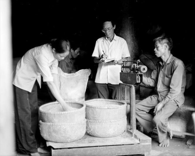 Kinh tế Việt Nam 80 năm: Cuộc ‘đại phẫu’ 1986 và quyết định lịch sử ‘đổi mới lần hai’- Ảnh 2.