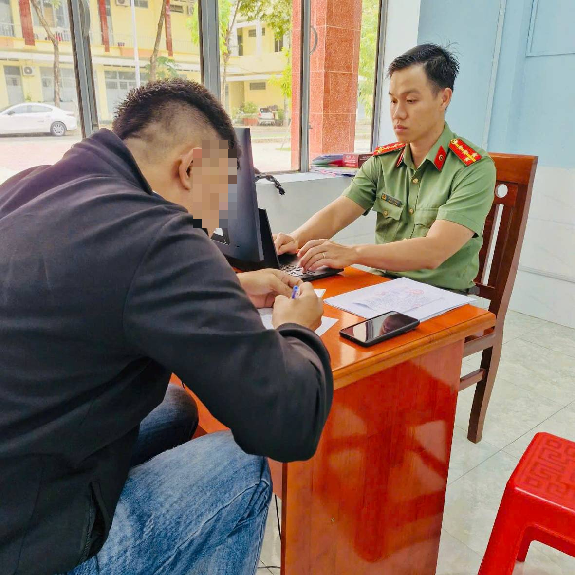 Một TikToker có 189.000 lượt theo dõi bị công an mời làm việc- Ảnh 2. Một TikToker có 189.000 lượt theo dõi bị công an mời làm việc- Ảnh 2.