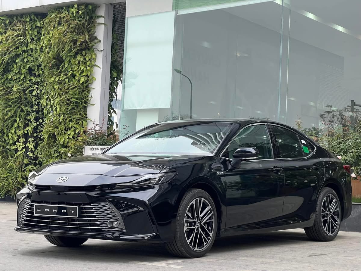 Loạt xe Toyota tăng giá: Fortuner thêm 8 triệu đồng, Camry đắt thêm 12 triệu đồng nhưng Mazda6, K5 vẫn khó bám đuổi- Ảnh 1. Loạt xe Toyota tăng giá: Fortuner thêm 8 triệu đồng, Camry đắt thêm 12 triệu đồng nhưng Mazda6, K5 vẫn khó bám đuổi- Ảnh 1.