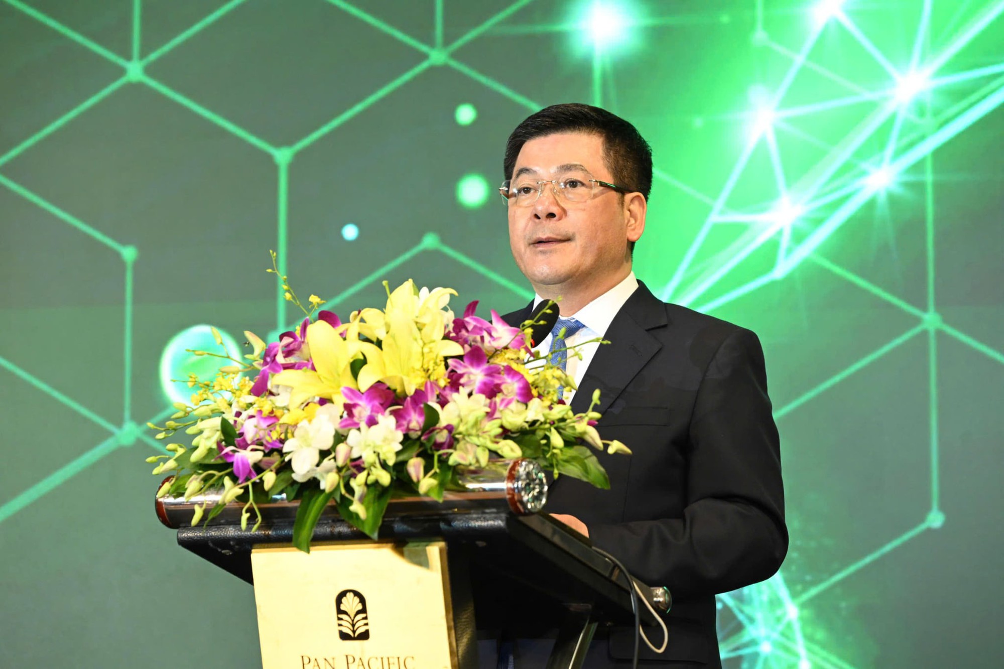 Bộ trưởng Bộ Công Thương nói gì về sử dụng xăng E10 thay thế hoàn toàn RON 95 từ 1-1-2026?- Ảnh 1. Bộ trưởng Bộ Công Thương nói gì về sử dụng xăng E10 thay thế hoàn toàn RON 95 từ 1-1-2026?- Ảnh 1.