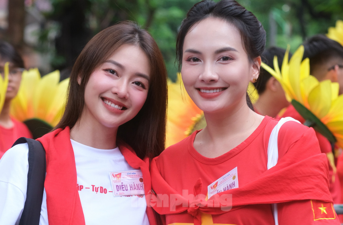 Đen Vâu, Hoàng Thùy Linh và xạ thủ Hoàng Xuân Vinh diễu hành ở Quảng trường Ba Đình- Ảnh 6. Đen Vâu, Hoàng Thùy Linh và xạ thủ Hoàng Xuân Vinh diễu hành ở Quảng trường Ba Đình- Ảnh 6.