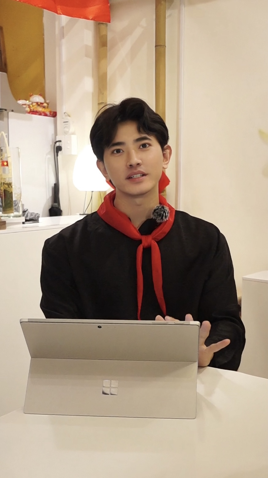 "Phù phép" can nhựa mua ở vựa ve chai, chủ quán cà phê ở TP.HCM đắt khách gấp 3 trước thềm 2/9- Ảnh 1. "Phù phép" can nhựa mua ở vựa ve chai, chủ quán cà phê ở TP.HCM đắt khách gấp 3 trước thềm 2/9- Ảnh 1.