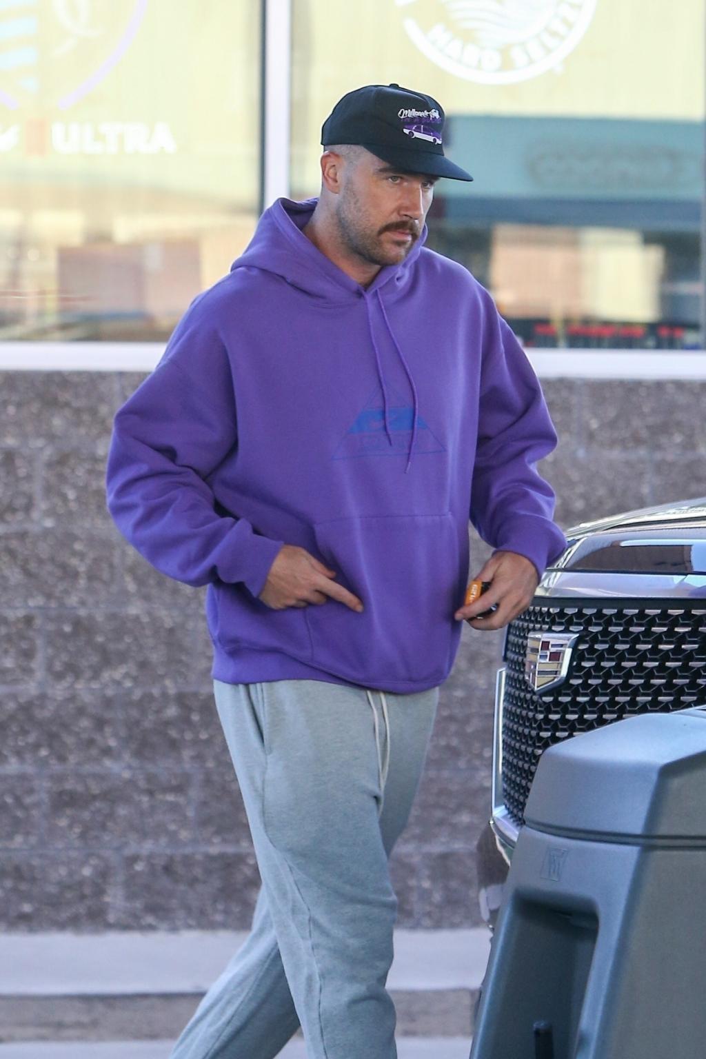 Ảnh: Toàn bộ dòng thời gian hẹn hò lãng mạn của Taylor Swift và Travis Kelce trước màn đính hôn bùng nổ cõi mạng- Ảnh 14. Ảnh: Toàn bộ dòng thời gian hẹn hò lãng mạn của Taylor Swift và Travis Kelce trước màn đính hôn bùng nổ cõi mạng- Ảnh 14.
