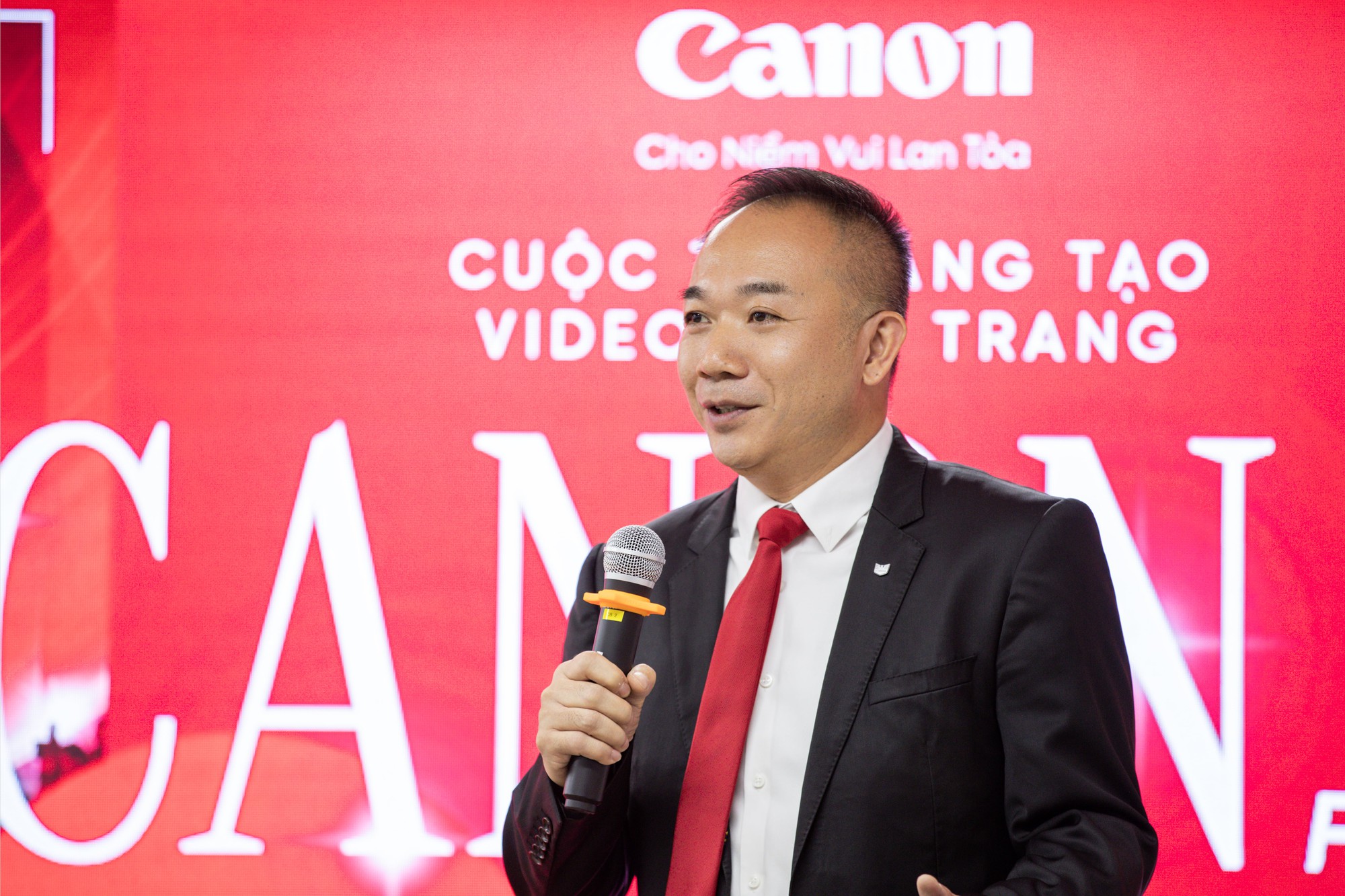 Hậu “Em Xinh Say Hi”, Quỳnh Anh Shyn tái xuất với vai trò mới tại sân chơi kết hợp thời trang và công nghệ, hứa hẹn gây sốt- Ảnh 3.