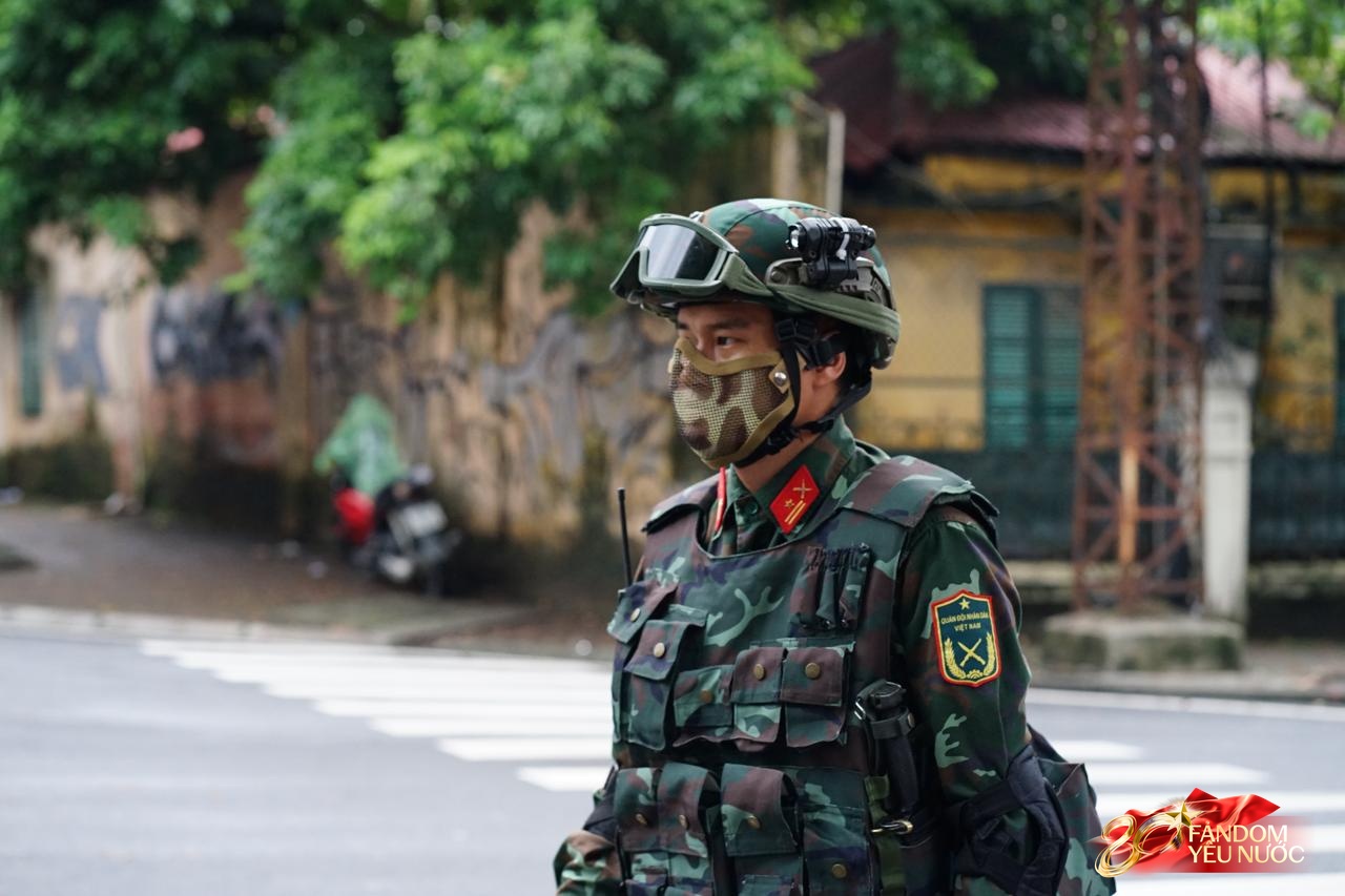 Cận cảnh lực lượng trinh sát đặc nhiệm luôn che kín mặt, âm thầm bảo vệ an ninh cho buổi sơ duyệt diễu binh diễu hành- Ảnh 3. Cận cảnh lực lượng trinh sát đặc nhiệm luôn che kín mặt, âm thầm bảo vệ an ninh cho buổi sơ duyệt diễu binh diễu hành- Ảnh 3.