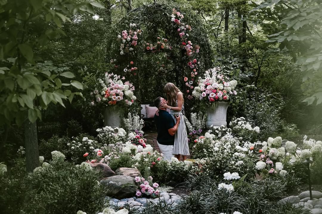 Chấn động nửa đêm: Taylor Swift chính thức thông báo lấy chồng!- Ảnh 1. Chấn động nửa đêm: Taylor Swift chính thức thông báo lấy chồng!- Ảnh 1.