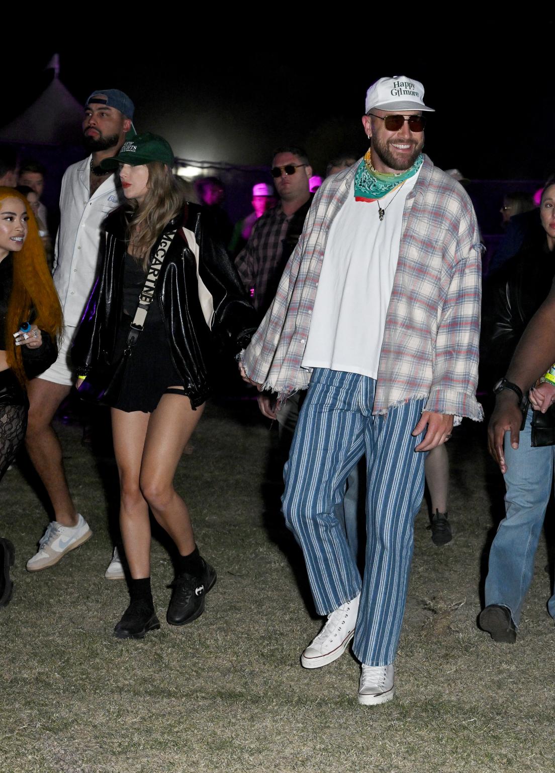 Ảnh: Toàn bộ dòng thời gian hẹn hò lãng mạn của Taylor Swift và Travis Kelce trước màn đính hôn bùng nổ cõi mạng- Ảnh 28. Ảnh: Toàn bộ dòng thời gian hẹn hò lãng mạn của Taylor Swift và Travis Kelce trước màn đính hôn bùng nổ cõi mạng- Ảnh 28.