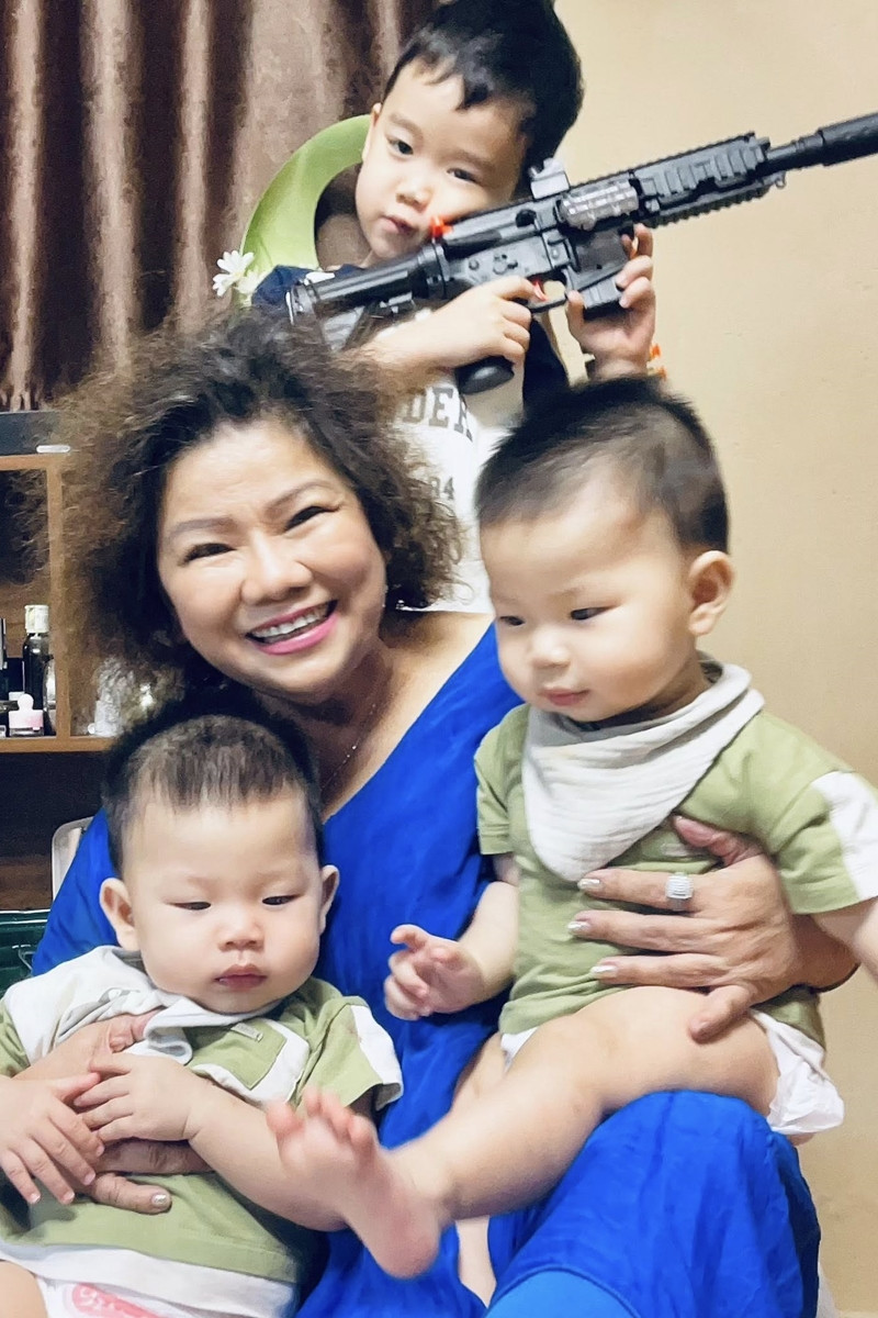 Nữ NSND đang giữ chức chủ tịch, gần 70 mới mặc áo cưới, U80 "là baby bé bỏng được chiều chuộng nhất”- Ảnh 5. Nữ NSND đang giữ chức chủ tịch, gần 70 mới mặc áo cưới, U80 "là baby bé bỏng được chiều chuộng nhất”- Ảnh 5.