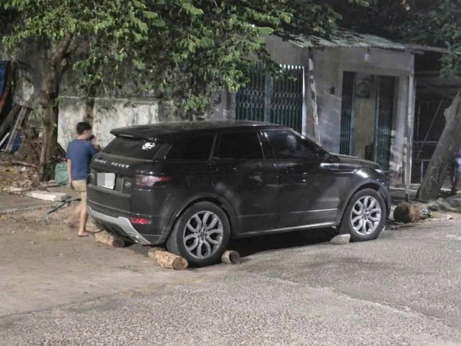 Xác minh vụ xe sang Range Rover gây tai nạn rồi rời khỏi hiện trường ở Đắk Lắk- Ảnh 1. Xác minh vụ xe sang Range Rover gây tai nạn rồi rời khỏi hiện trường ở Đắk Lắk- Ảnh 1.