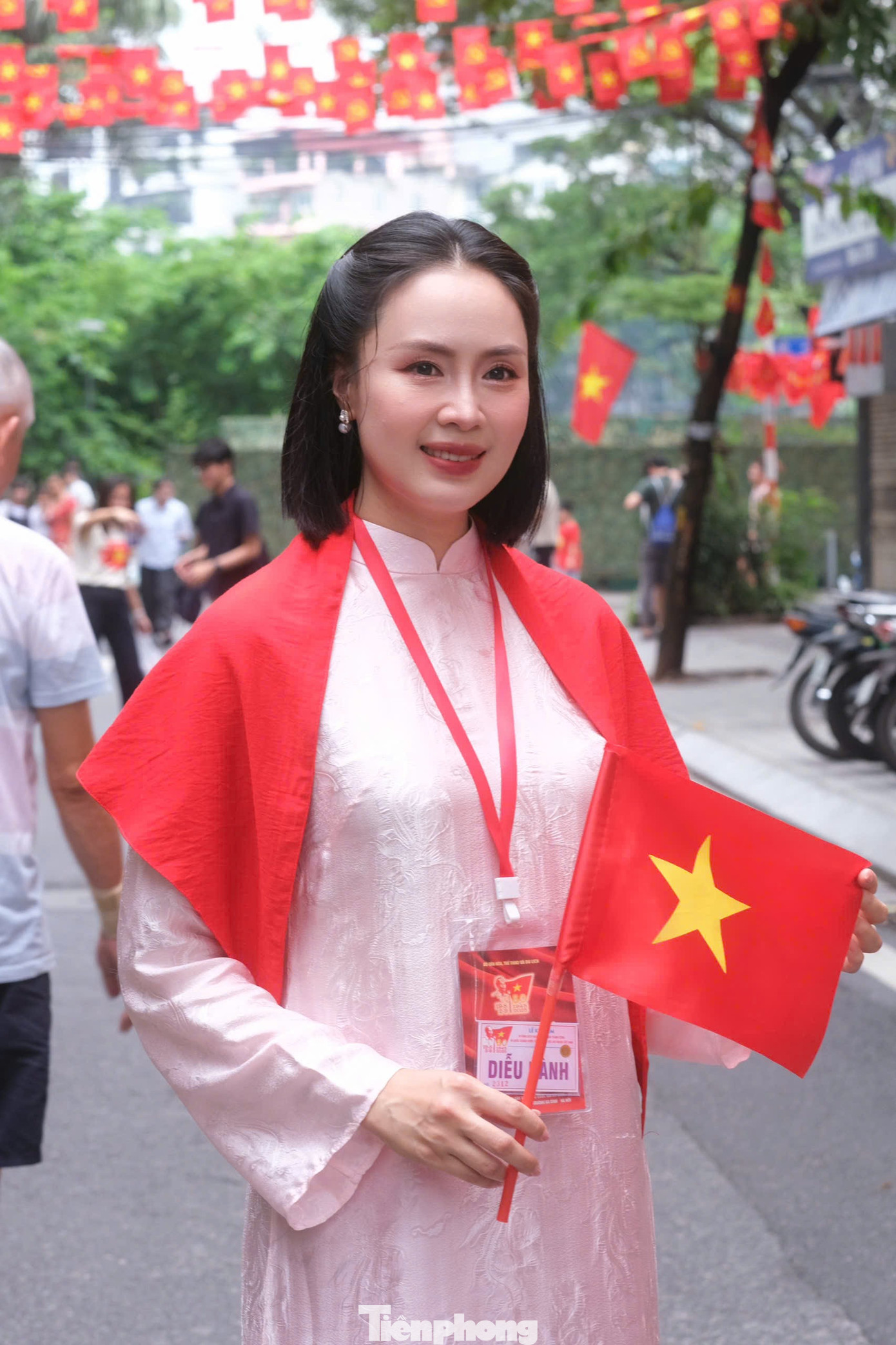 Đen Vâu, Hoàng Thùy Linh và xạ thủ Hoàng Xuân Vinh diễu hành ở Quảng trường Ba Đình- Ảnh 12. Đen Vâu, Hoàng Thùy Linh và xạ thủ Hoàng Xuân Vinh diễu hành ở Quảng trường Ba Đình- Ảnh 12.