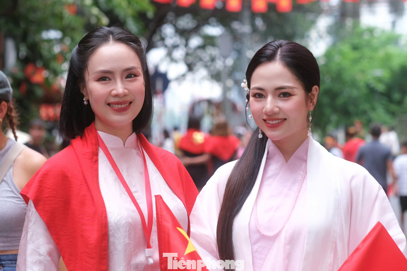 Đen Vâu, Hoàng Thùy Linh và xạ thủ Hoàng Xuân Vinh diễu hành ở Quảng trường Ba Đình- Ảnh 5. Đen Vâu, Hoàng Thùy Linh và xạ thủ Hoàng Xuân Vinh diễu hành ở Quảng trường Ba Đình- Ảnh 5.