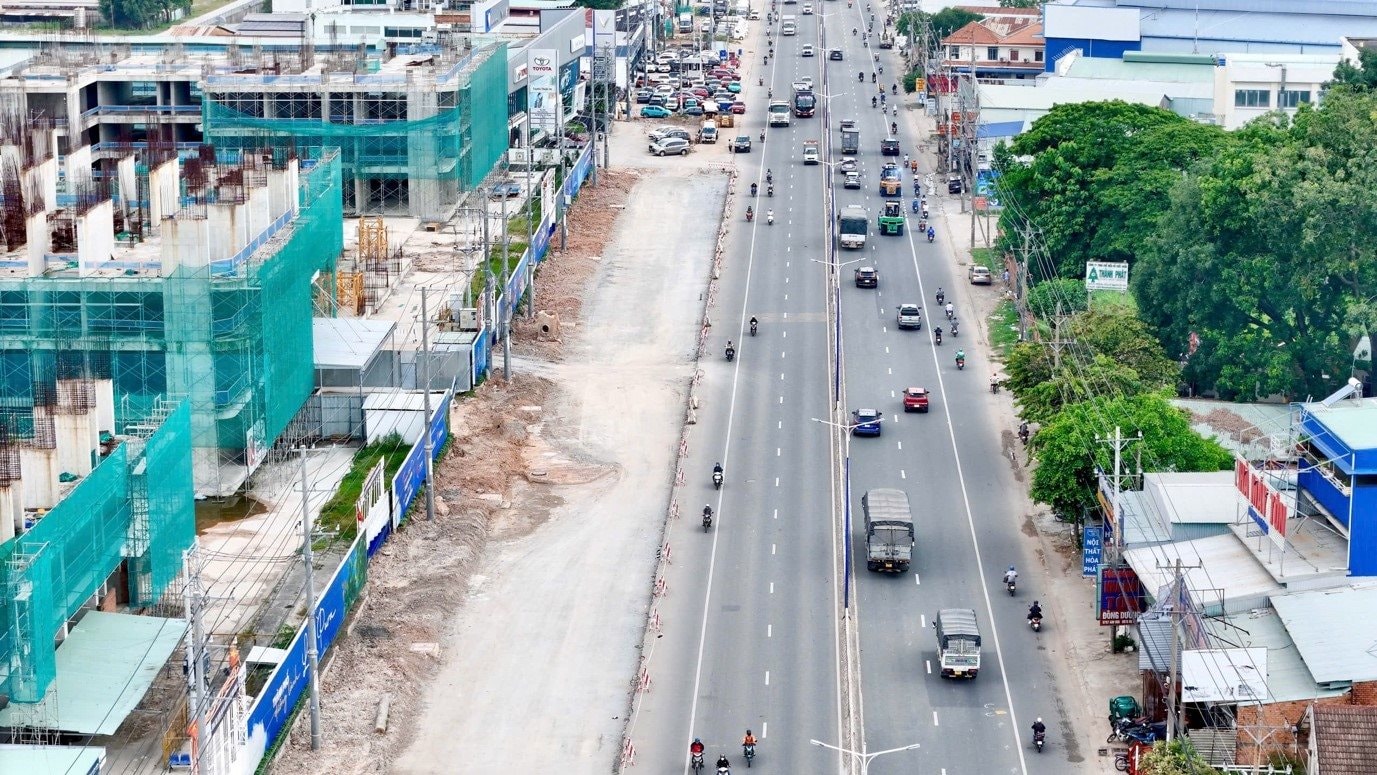 Hậu sáp nhập, mức độ quan tâm bất động sản bỗng tăng mạnh, dòng tiền đang đổ vào phân khúc nào?- Ảnh 1. Hậu sáp nhập, mức độ quan tâm bất động sản bỗng tăng mạnh, dòng tiền đang đổ vào phân khúc nào?- Ảnh 1.