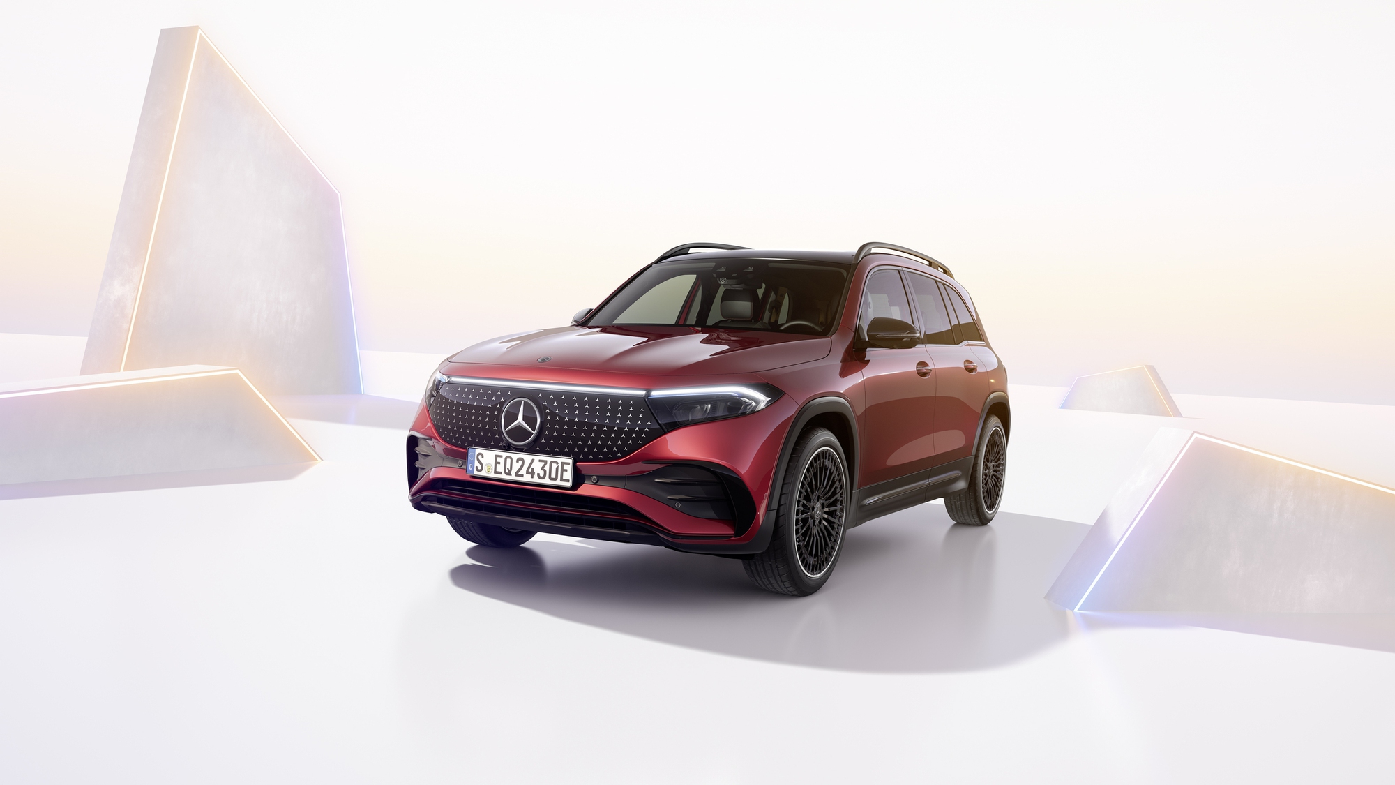 SUV điện Mercedes-Benz EQB 250+ FL ra mắt bản nâng cấp tại Việt Nam, giá hơn 2,3 tỷ đồng- Ảnh 2. SUV điện Mercedes-Benz EQB 250+ FL ra mắt bản nâng cấp tại Việt Nam, giá hơn 2,3 tỷ đồng- Ảnh 2.
