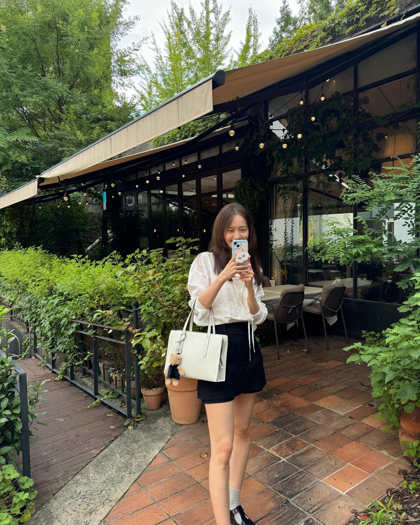 Nữ chính phim Hàn hot nhất hiện tại: Là huyền thoại nhan sắc, thời trang đơn giản mà tinh tế mọi lúc mọi nơi- Ảnh 8. Nữ chính phim Hàn hot nhất hiện tại: Là huyền thoại nhan sắc, thời trang đơn giản mà tinh tế mọi lúc mọi nơi- Ảnh 8.