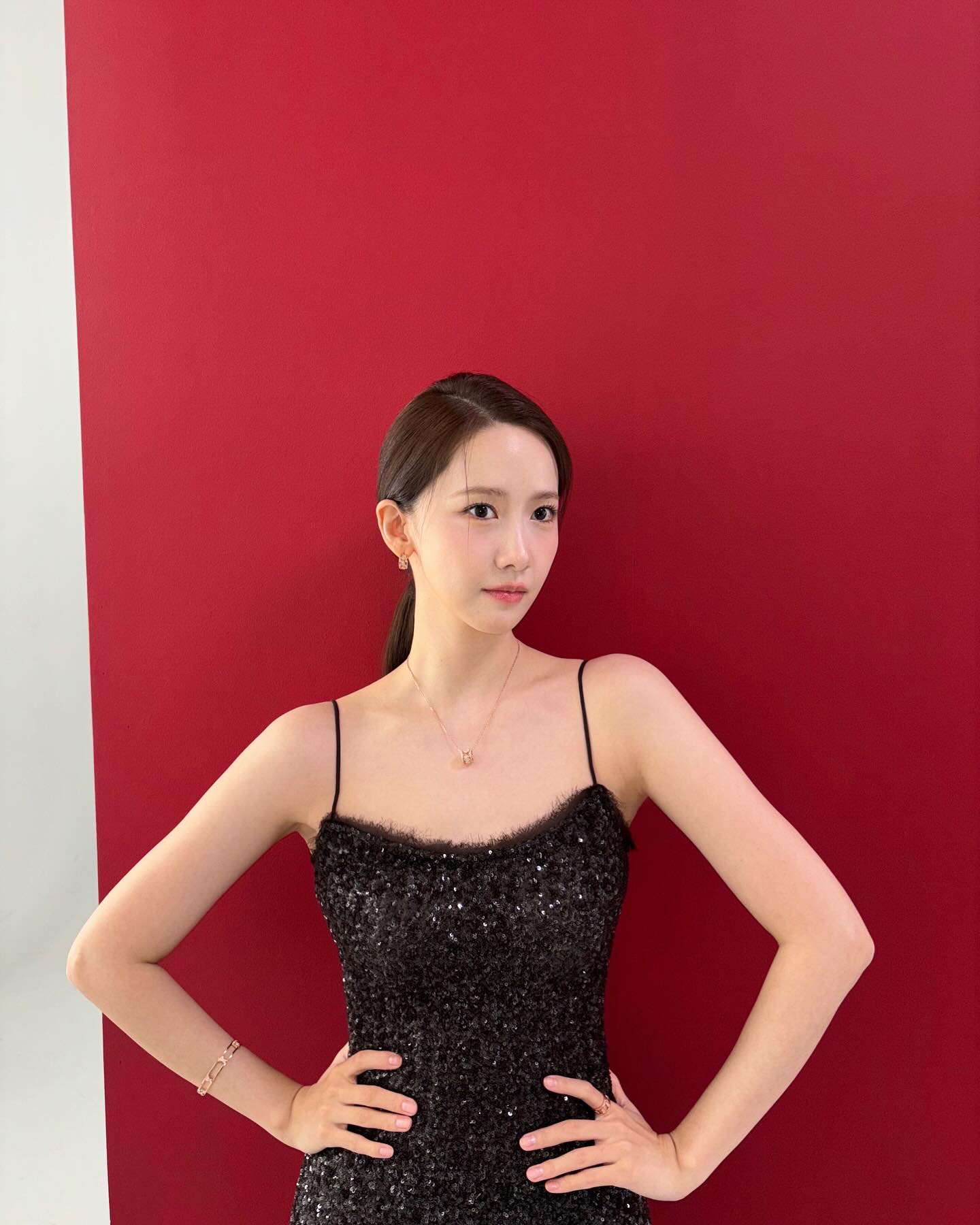 Nữ chính phim Hàn hot nhất hiện tại: Là huyền thoại nhan sắc, thời trang đơn giản mà tinh tế mọi lúc mọi nơi- Ảnh 3. Nữ chính phim Hàn hot nhất hiện tại: Là huyền thoại nhan sắc, thời trang đơn giản mà tinh tế mọi lúc mọi nơi- Ảnh 3.