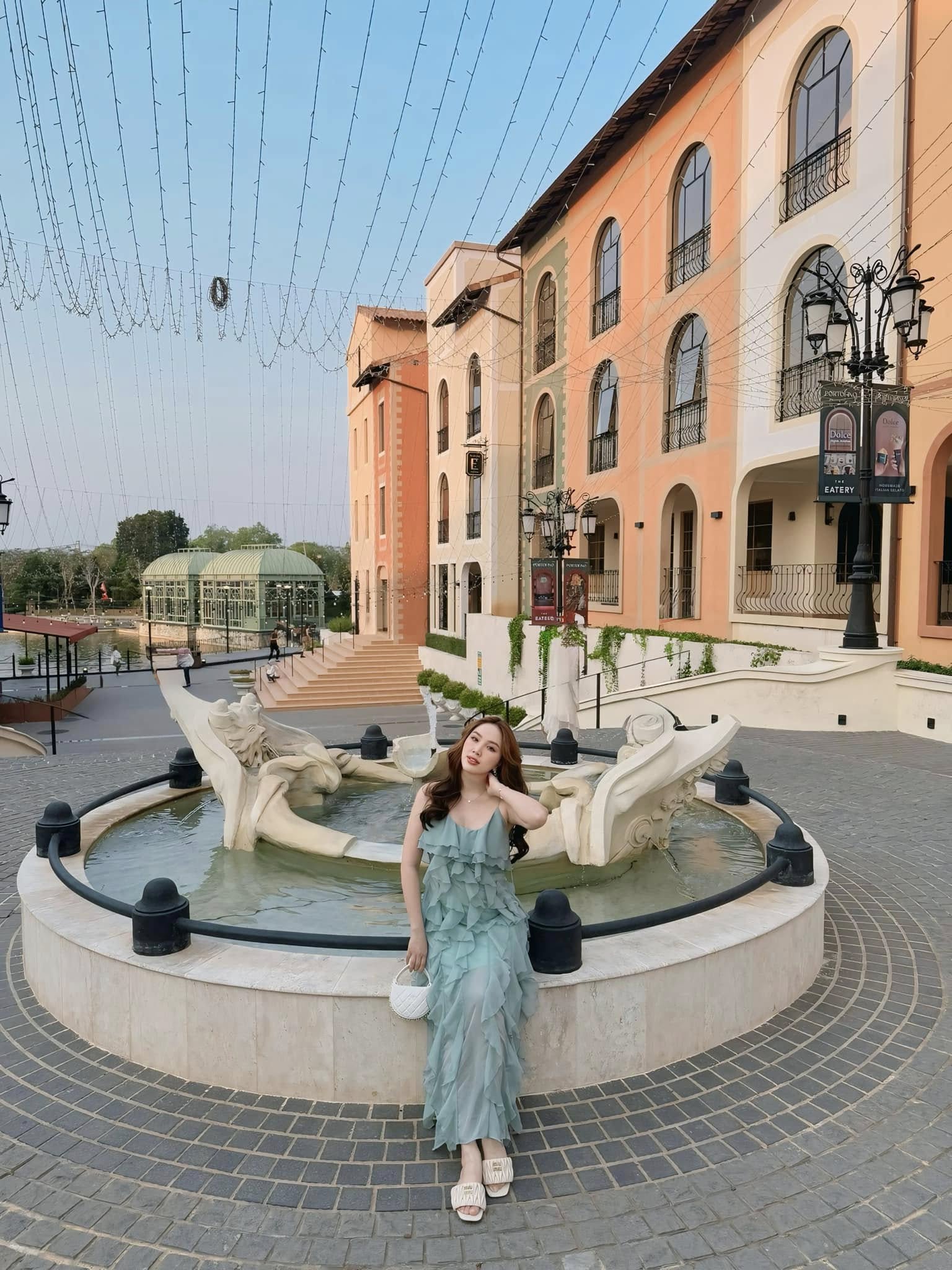 Nữ nghệ sĩ sở hữu biệt thự 2 mặt tiền ở TP.HCM, được đại gia chiều như công chúa, U40 đẹp căng tràn- Ảnh 7. Nữ nghệ sĩ sở hữu biệt thự 2 mặt tiền ở TP.HCM, được đại gia chiều như công chúa, U40 đẹp căng tràn- Ảnh 7.