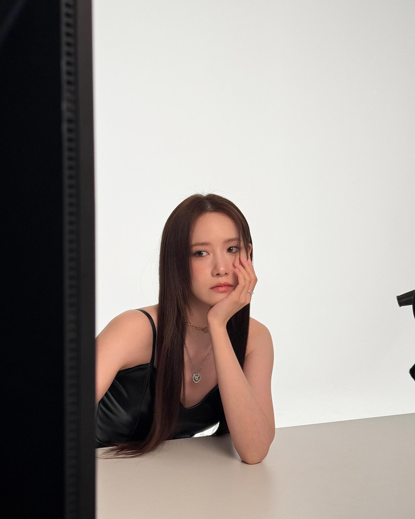 Nữ chính phim Hàn hot nhất hiện tại: Là huyền thoại nhan sắc, thời trang đơn giản mà tinh tế mọi lúc mọi nơi- Ảnh 4. Nữ chính phim Hàn hot nhất hiện tại: Là huyền thoại nhan sắc, thời trang đơn giản mà tinh tế mọi lúc mọi nơi- Ảnh 4.