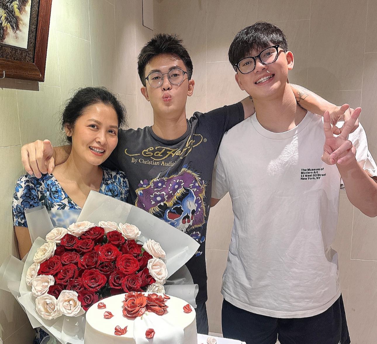 Con trai của phó Bộ trưởng Bộ Ngoại giao phim Mưa Đỏ ngoài đời- Ảnh 5. Con trai của phó Bộ trưởng Bộ Ngoại giao phim Mưa Đỏ ngoài đời- Ảnh 5.