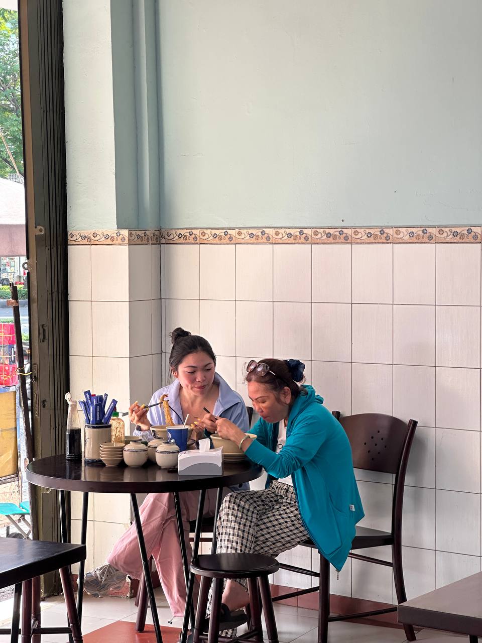 Tiệm mì bán món gia truyền, dùng toàn máy móc điện nhưng hương vị lại đỉnh thế này!- Ảnh 3. Tiệm mì bán món gia truyền, dùng toàn máy móc điện nhưng hương vị lại đỉnh thế này!- Ảnh 3.