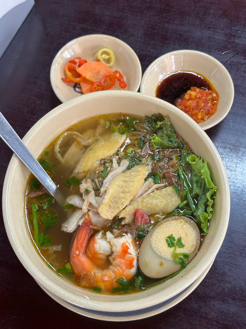 Tiệm mì bán món gia truyền, dùng toàn máy móc điện nhưng hương vị lại đỉnh thế này!- Ảnh 12. Tiệm mì bán món gia truyền, dùng toàn máy móc điện nhưng hương vị lại đỉnh thế này!- Ảnh 12.