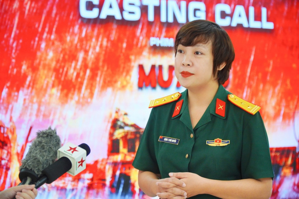 Bí mật sau cảnh nóng nhất Mưa Đỏ: Nam nữ chính không dám nhìn mặt nhau, đạo diễn tiết lộ 1 câu sốc óc- Ảnh 3.