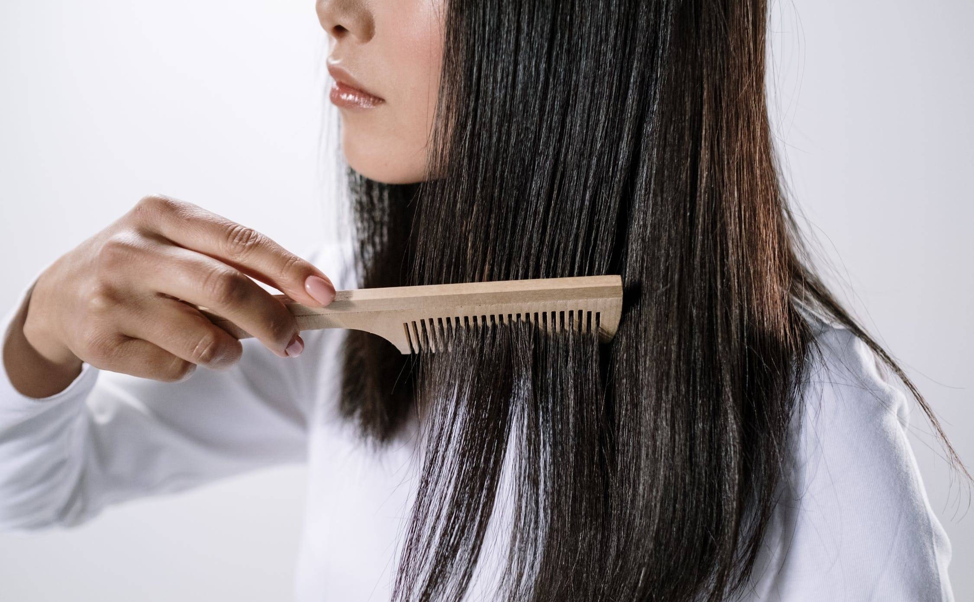 Không cầu kì hay tốn kém, phương pháp này của Đông y chỉ tốn 5 phút mỗi ngày mà ngừa được tóc rụng- Ảnh 4. Không cầu kì hay tốn kém, phương pháp này của Đông y chỉ tốn 5 phút mỗi ngày mà ngừa được tóc rụng- Ảnh 4.