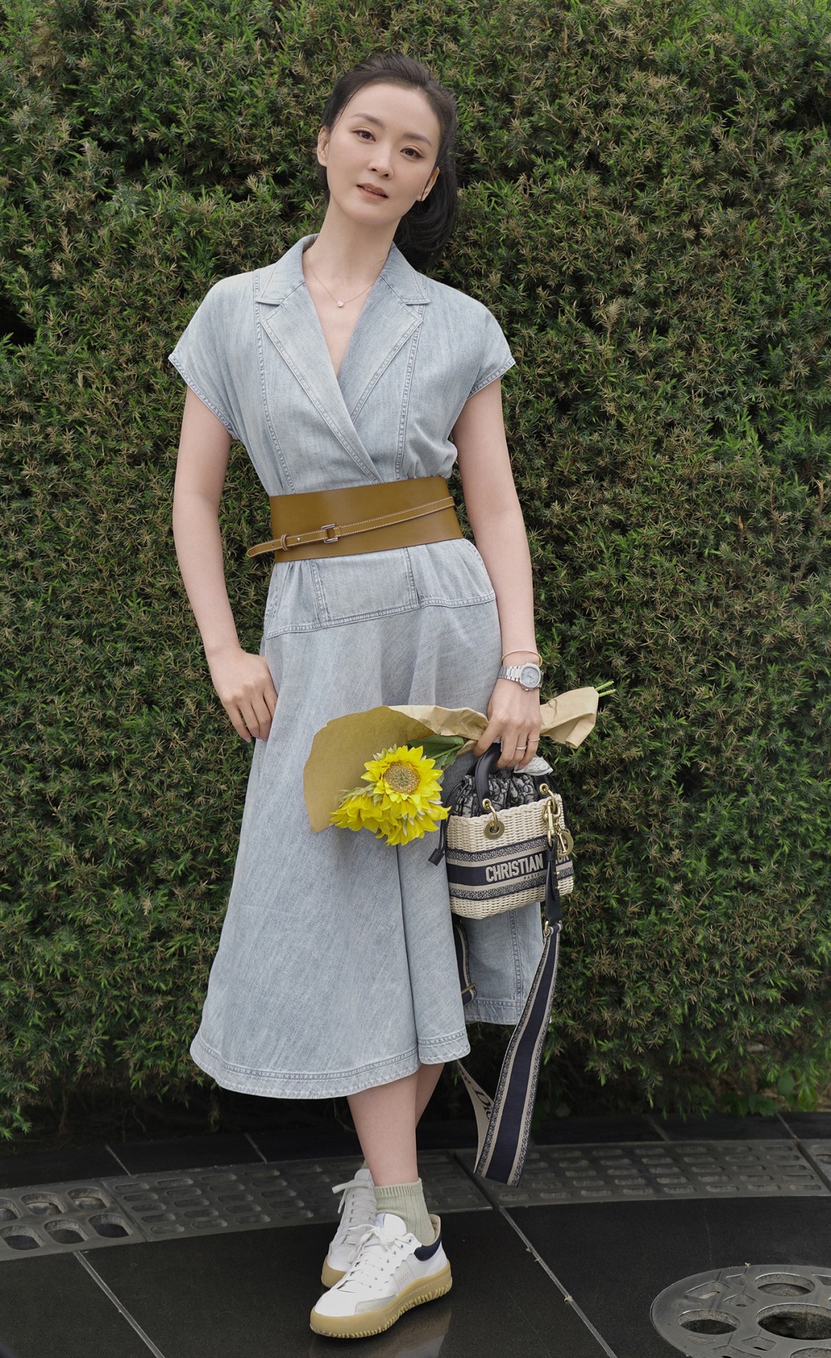 Ai khổ bằng mỹ nhân đẹp nhất Hoàn Châu Cách Cách: Hết bị mẹ chồng coi như người ở, giờ còng lưng trả nợ 4.000 tỷ cho chồng đại gia- Ảnh 6.