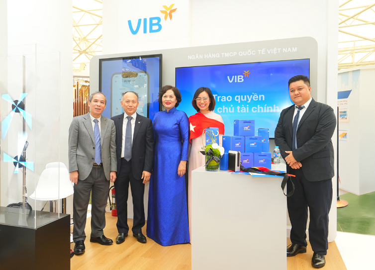 VIB đồng hành cùng Triển lãm “80 năm hành trình Độc lập – Tự do – Hạnh phúc”, giới thiệu Siêu hệ sinh thái tài chính cá nhân hóa- Ảnh 3. VIB đồng hành cùng Triển lãm “80 năm hành trình Độc lập – Tự do – Hạnh phúc”, giới thiệu Siêu hệ sinh thái tài chính cá nhân hóa- Ảnh 3.