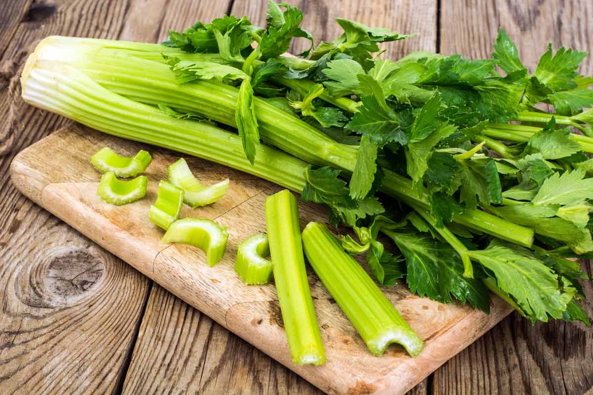 Tống Mỹ Linh sống đến 106 tuổi dù bị ung thư, cuối đời răng vẫn chắc, da vẫn hồng hào nhờ uống 2 loại nước, ăn nhiều 1 loại rau trường thọ- Ảnh 2. Tống Mỹ Linh sống đến 106 tuổi dù bị ung thư, cuối đời răng vẫn chắc, da vẫn hồng hào nhờ uống 2 loại nước, ăn nhiều 1 loại rau trường thọ- Ảnh 2.