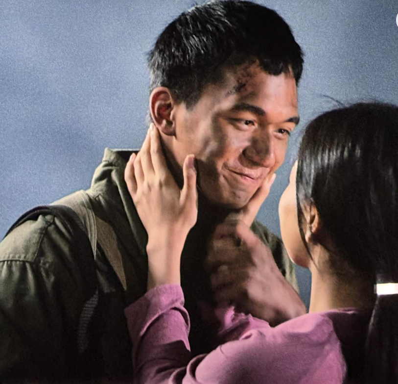 Bí mật sau cảnh nóng nhất Mưa Đỏ: Nam nữ chính không dám nhìn mặt nhau, đạo diễn tiết lộ 1 câu sốc óc- Ảnh 4.