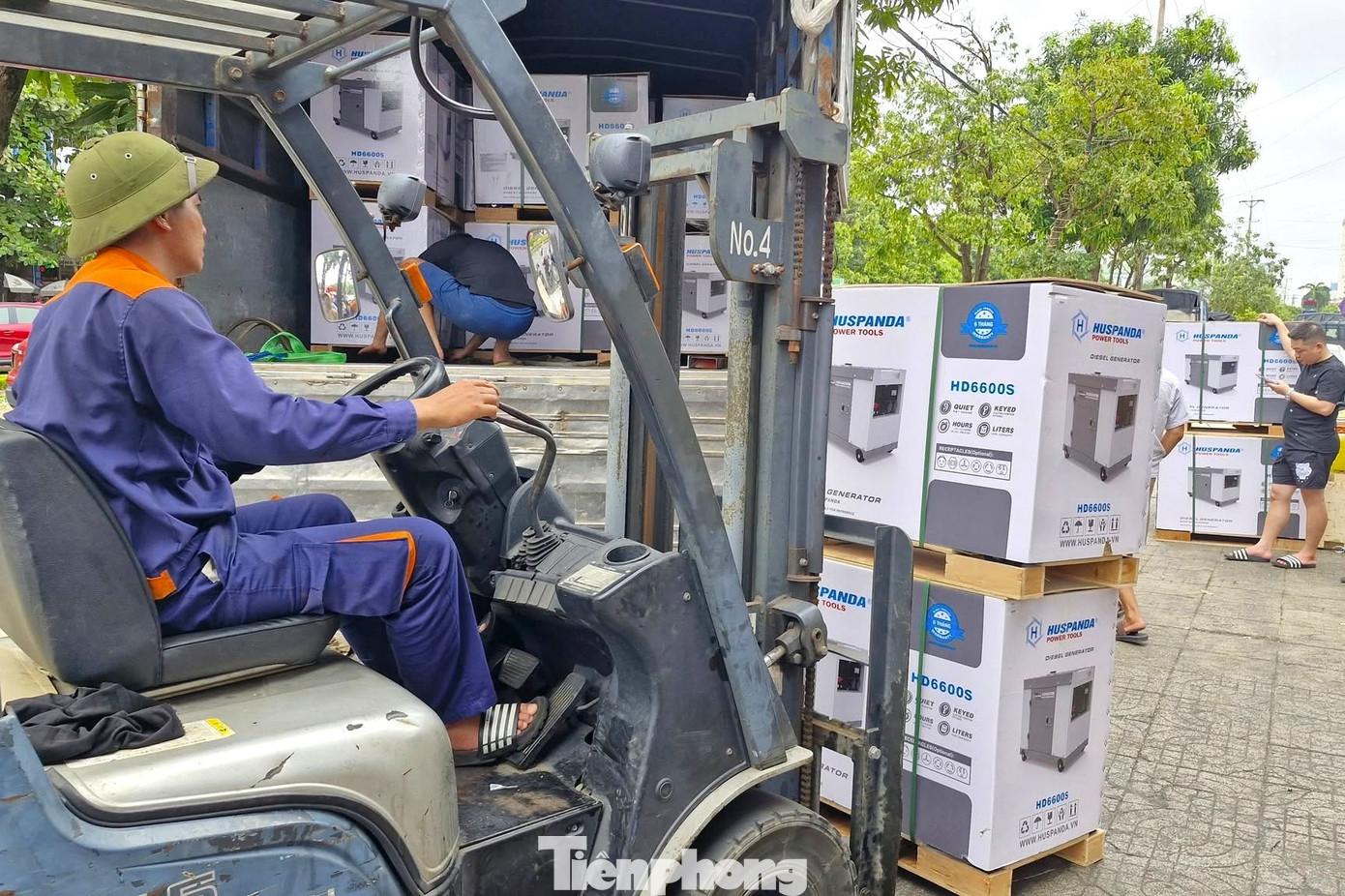 Nườm nượp mua máy phát điện, chấp nhận giá cao, nhiều nơi 'cháy' hàng- Ảnh 8.