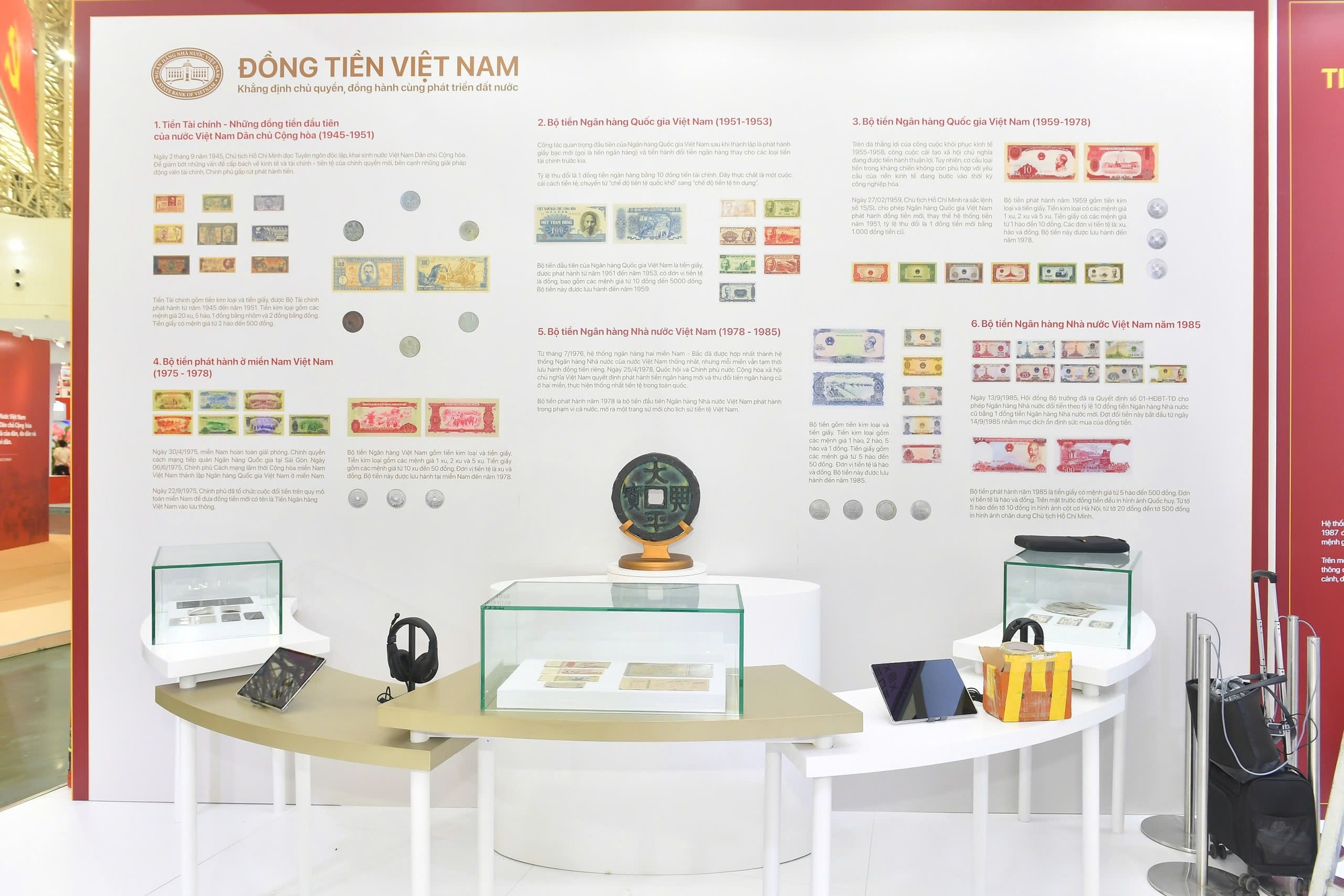 Chiêm ngưỡng bản đồ Việt Nam bằng tiền tại Triển lãm thành tựu đất nước- Ảnh 5. Chiêm ngưỡng bản đồ Việt Nam bằng tiền tại Triển lãm thành tựu đất nước- Ảnh 5.
