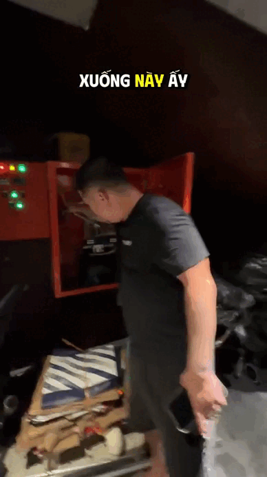 Viral nhất TikTok: Ngôi nhà "bất khả xâm phạm" giữa biển nước Hà Nội nhờ cửa chống ngập 200 triệu, chủ nhà là ông trùm chuỗi Nhậu Tự Do cực hot!- Ảnh 8.