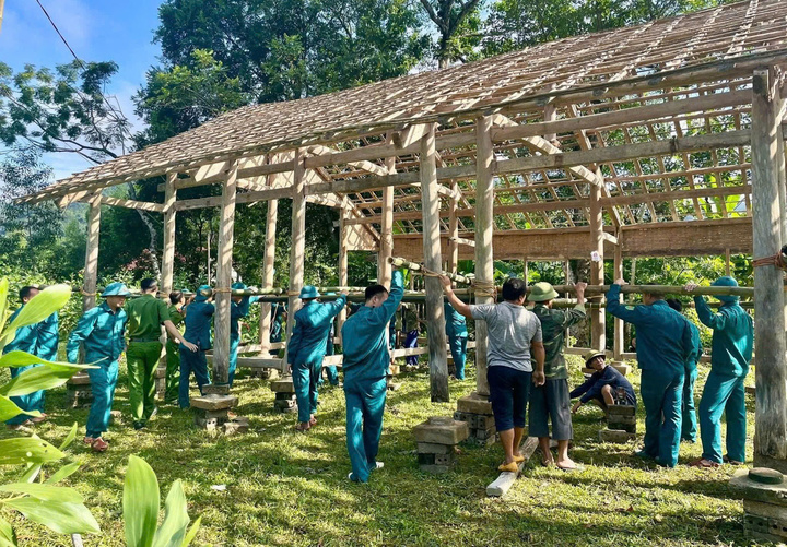 'Hố tử thần' không đáy xuất hiện tại Lạng Sơn, một hộ dân phải di dời khẩn cấp- Ảnh 2.