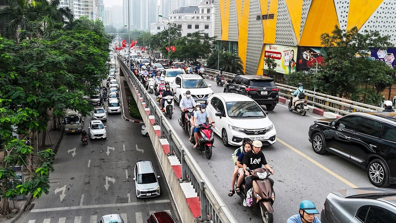 Hà Nội rút ngắn lộ trình 5 năm và mở rộng phạm vi cấm xe gây ô nhiễm- Ảnh 1.