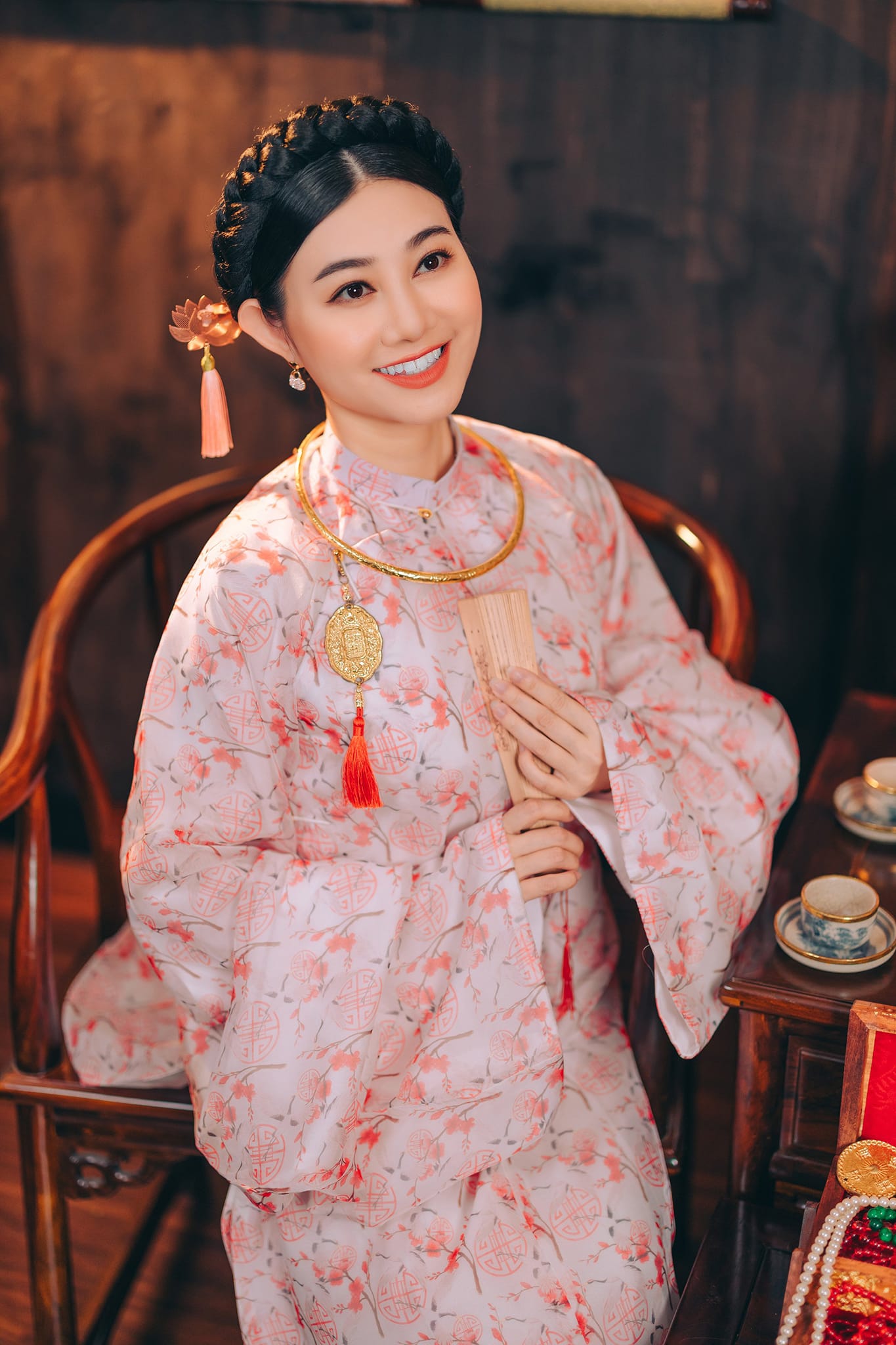Nữ NSND giàu bậc nhất làng cải lương lần đầu công khai có chồng, ở biệt thự như cung điện, đi Roll Royce- Ảnh 2.