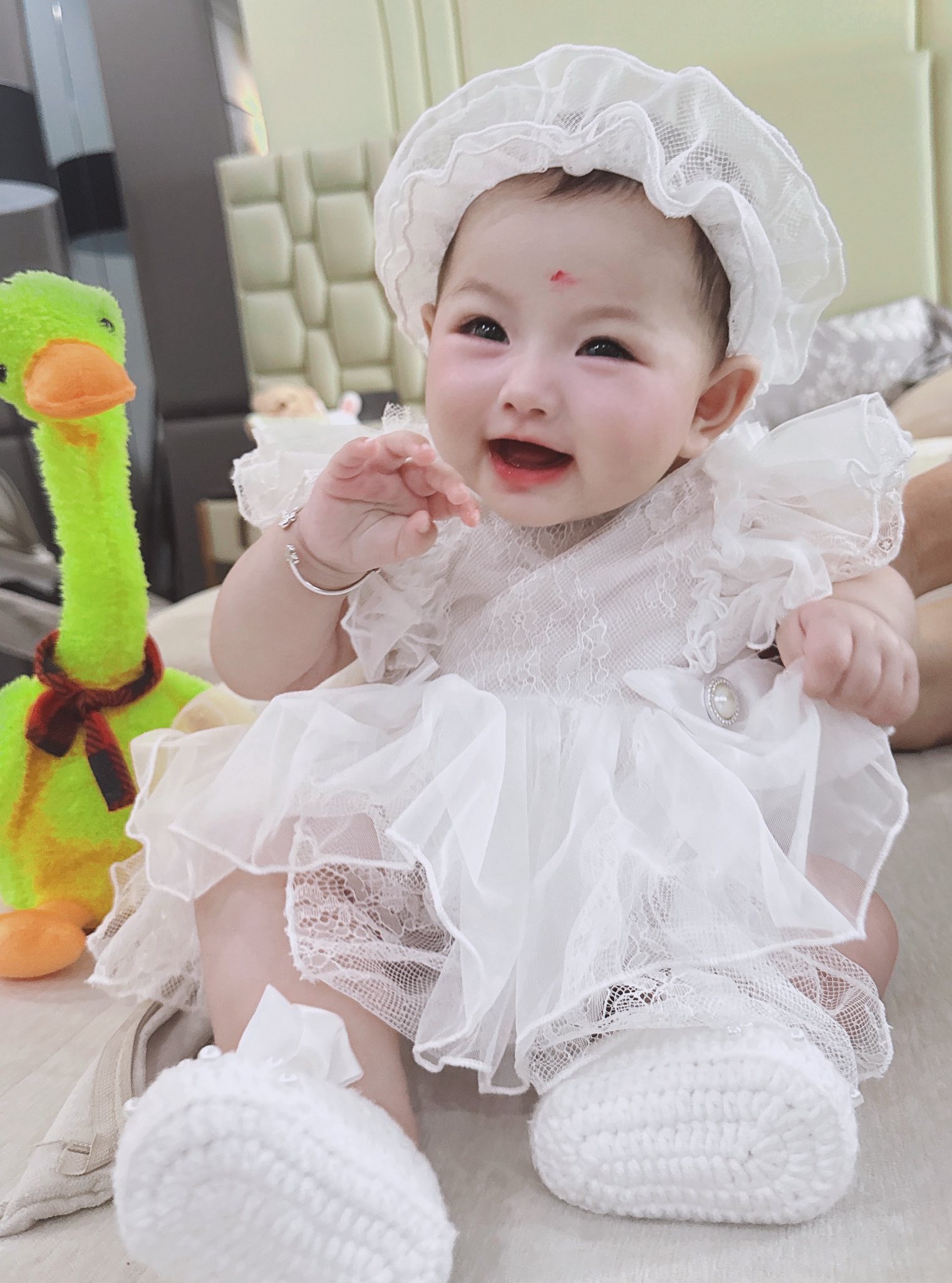 Cựu BTV VTC tiết lộ: Mẹ chồng quản lý hàng trăm nhân viên nhưng vẫn đi bê đồ phụ con dâu bán hàng- Ảnh 3. Cựu BTV VTC tiết lộ: Mẹ chồng quản lý hàng trăm nhân viên nhưng vẫn đi bê đồ phụ con dâu bán hàng- Ảnh 3.